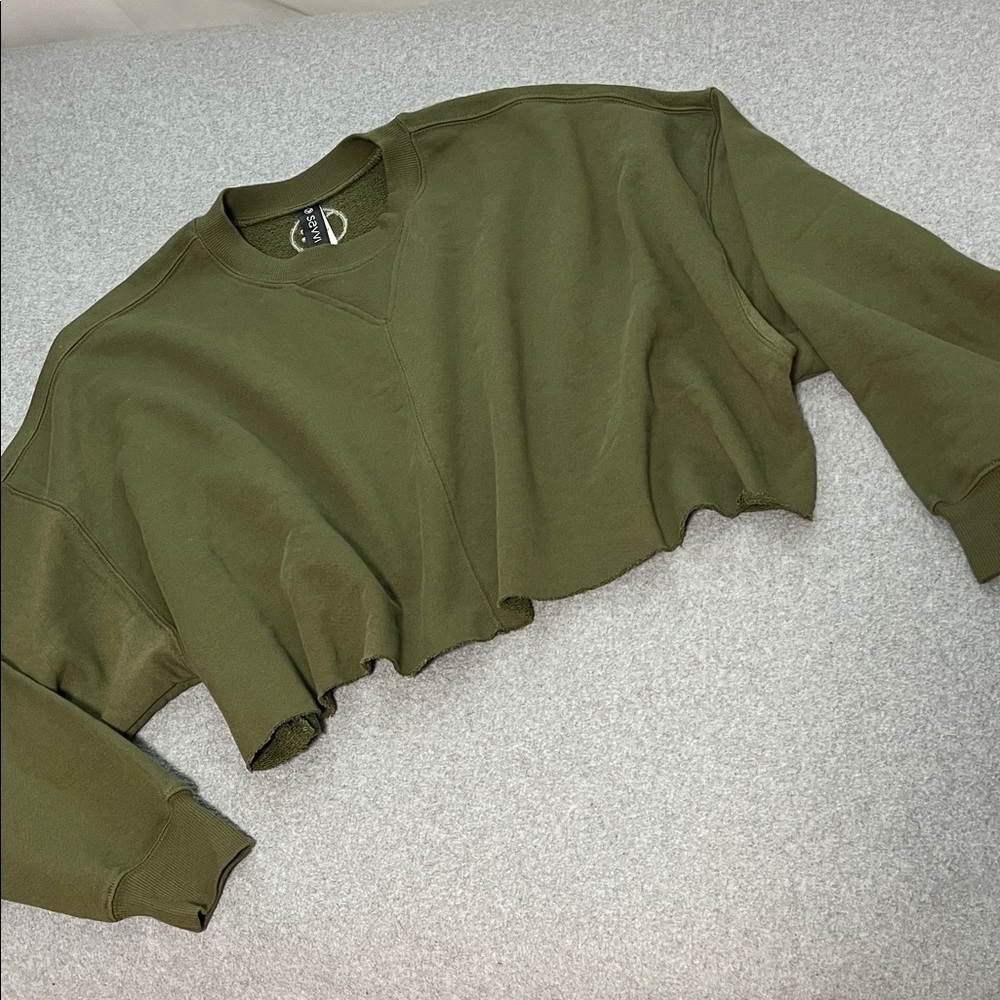 Savvi Crop Sweatshirt Top Womens 1X Oversized Athletic Active Athleisure Workout
